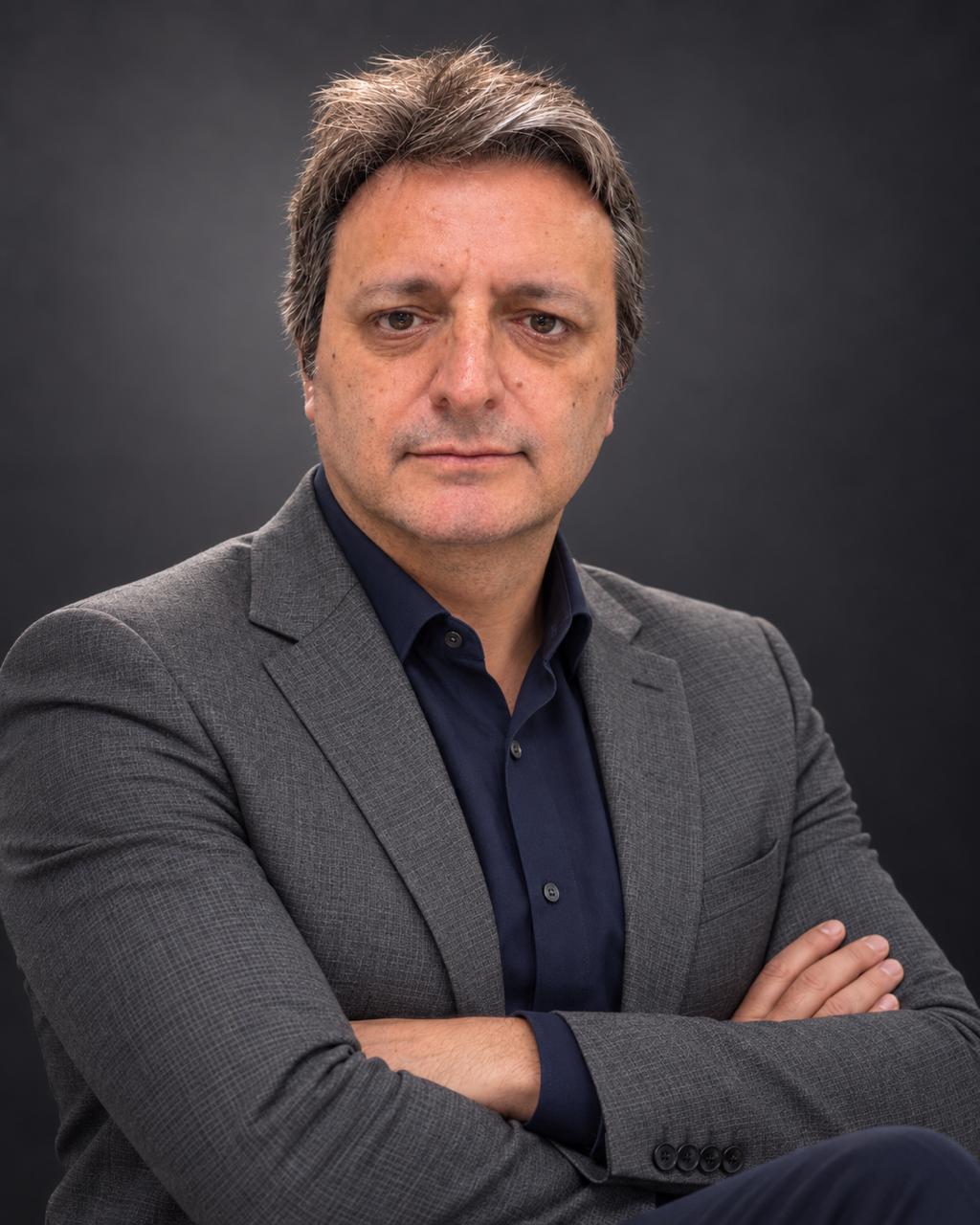 Retrato profissional de Rogério, empreendedor digital e criador de conteúdo